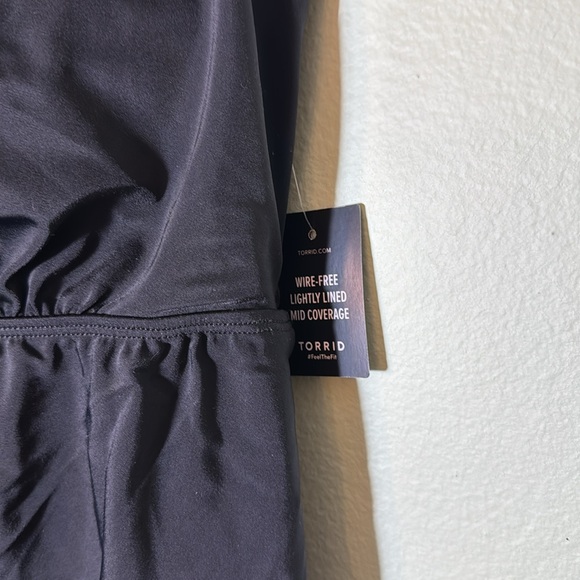 Torrid 4 Wireless V-Neck Tankini swimsuit top - Picture 6 of 8